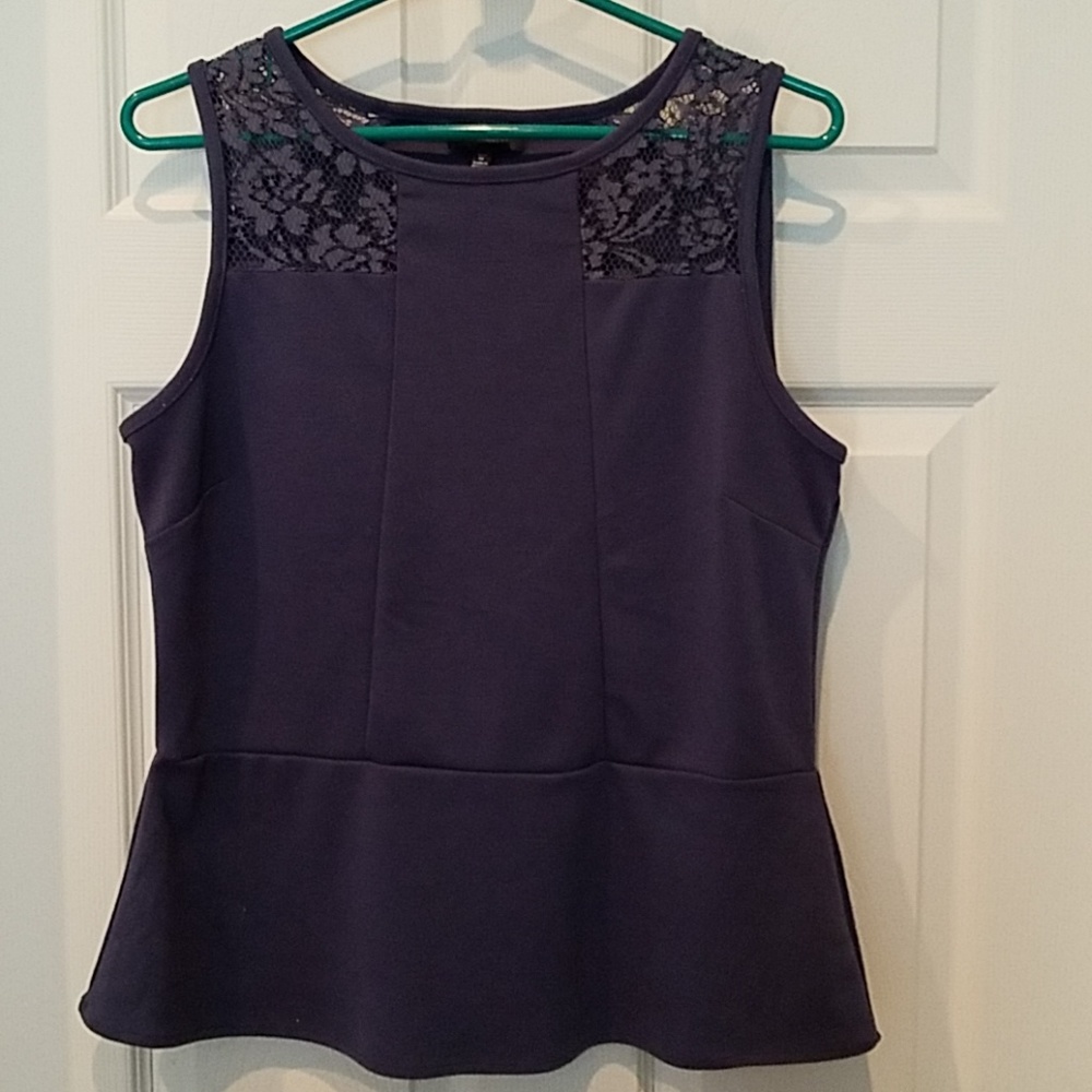 Lace inset Sleeveless Peplum top with lace